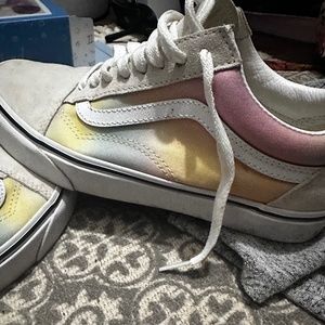 Vans sneaker size 8 women’s